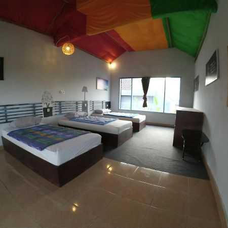 Local Hostel Amed Esterno foto