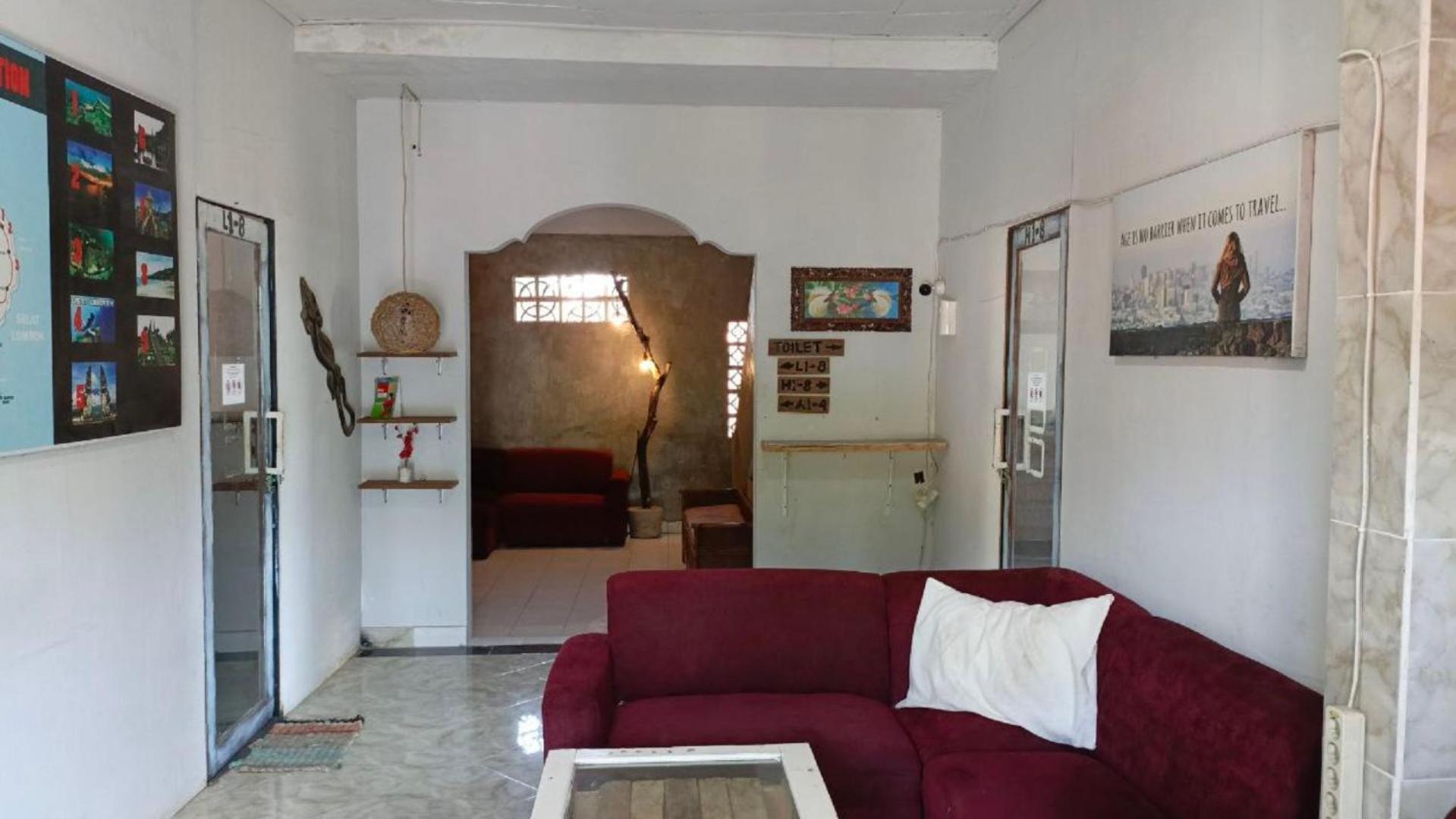 Local Hostel Amed Esterno foto