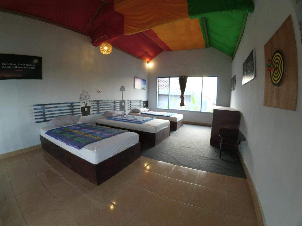 Local Hostel Amed Esterno foto