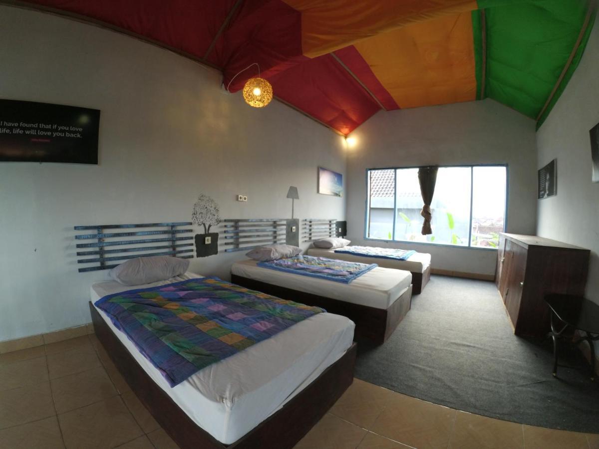 Local Hostel Amed Esterno foto